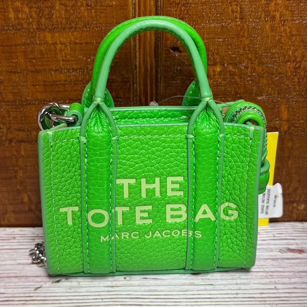 Marc Jacobs The Nano Tote Bag Charm - Apple